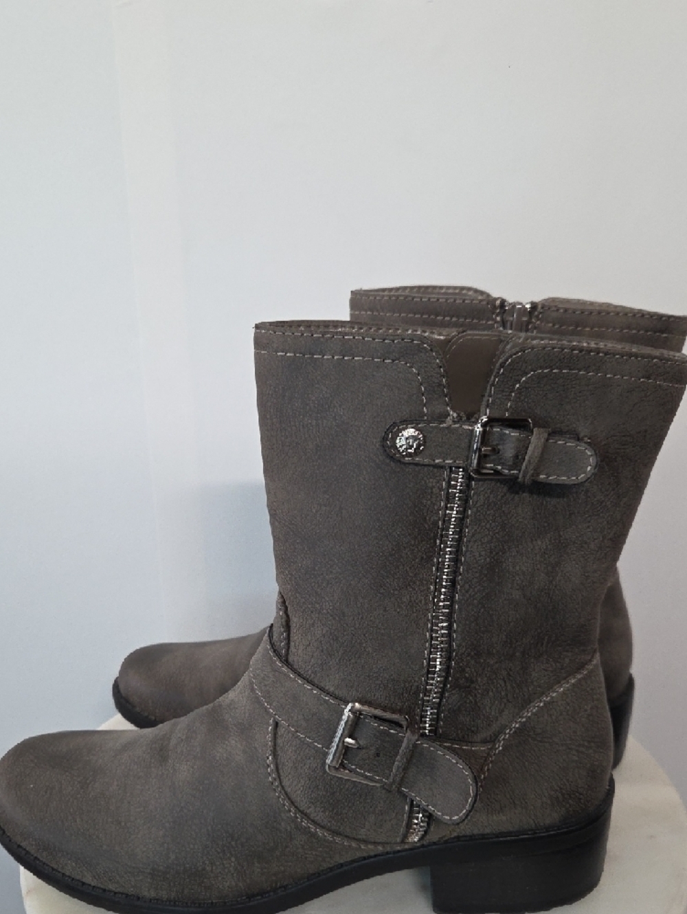 Anne Klein Gray Faux Leather Mid-Calf Buckle Boots Size 8.5 - Picture 5 of 8